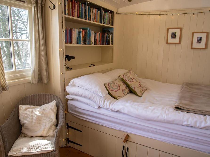 Rushop Hall Castleton  Room photo